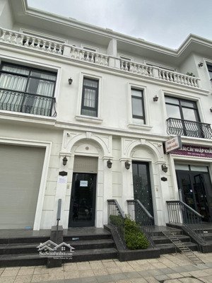 cho thuê nhà mới hoàn thiện mặt phố vinhomes green bay mễ trì,120m * 4 tầng 1 hầm,thông sàn