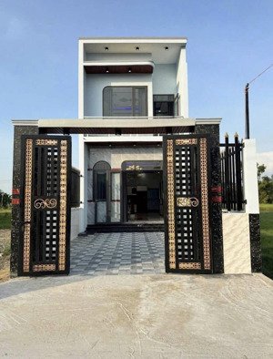 chú tư em bị ngộp bank cần bán gấp căn nhà 1 trệt 1 lầu ở chợ bình chánh ngay