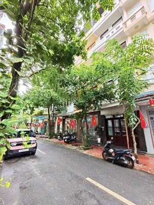 phân lô vỉa hè hoàng công mậu lương 50m2,5tầng giá 12tỷ