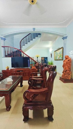 nhà 3t phố đàm quang trung thạch bàn .dt 85m2 3t ô tô đỗ .giảm giá 500t giá chỉ 13.5 tỷ