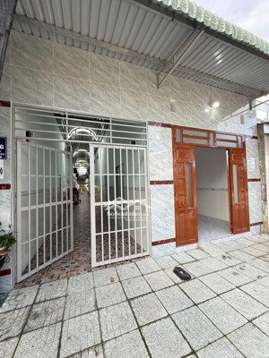 chủ kí gửi dãy trọ vị trí tiềm năng 150m2/1tỷ5 gần chợ, th, kcn mp 123, shr, dòng tiền sẵn 10tr/th