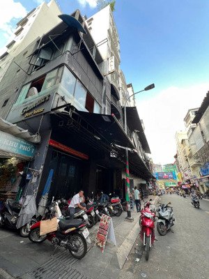 cho thuê nhà mt bùi viện - dt 3,6m x 8,05m - trệt 3 lầu - vị trí hot