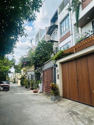 bán nhà kiều đàm quận 7 , 5 tầng , 5pn , hxh 8m giá chỉ 10ty nhỉnh