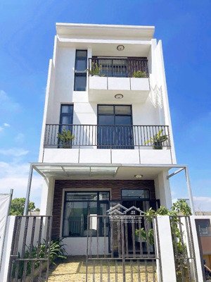 chỉ 1 tỷ 080 sở hữu ngay nhà phố hiện đại mặt tiền đường nguyễn hữu trí - sổ sẵn pháp lý chuẩn