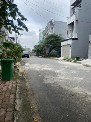 nhỉnh 4 tỷ đất bưng ông thoàn q9 61m đường 10m sổ riêng