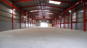 chính chủ bán khuông đất tiện làm kho xưởng ngay võ văn kiệt . 30m x 100m. cn gần đủ.30 tỷ tl ít