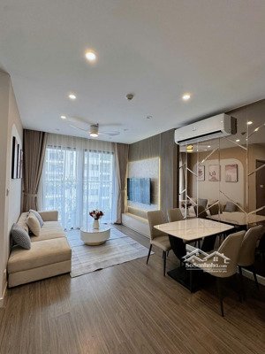bán gấp căn 2pn, 54m2, full đồ đẹp, giá 4,x tỷ, đông nam, phân khu s3, vinhomes smart city