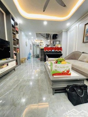 - bán nhà đường xuân đỉnh, ô tô đỗ cửa, sát phố, nội thất xịn sò, 60m2, 13 tỷ.