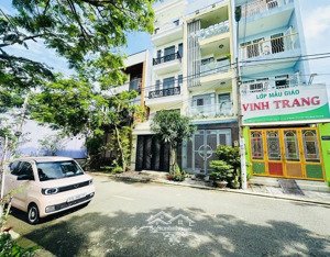 nhà 5 tầng 5pn long trường khu phân lô đường 10m mới tinh 5,55 tỷ.