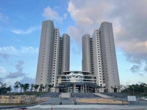 chính chủ gửi bán căn apartment 7 tầng phước trường 15 đối diện công viên lớn 1,5 hecta. giá 25tỷ