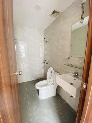 cần bán gấp căn hộ samsora 2pn, 2wc giá bán 1tỷ550 bao thuế phí sổ có sẵn, dĩ an, bình dương