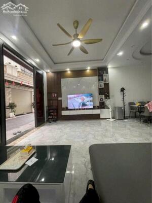 Cho thuê nhà tại Nguyễn Bỉnh Khiêm cực đẹp