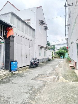 bán kho sổ riêng ngay bệnh viện quốc tế becamex, sát lotte mart bd, 105m2, bao sang tên công chứng