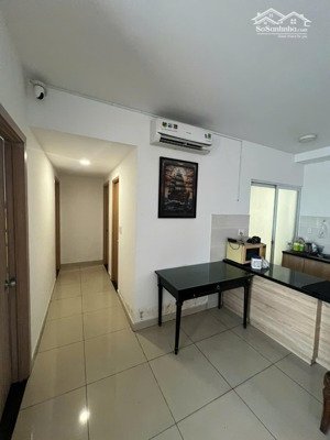 cho thuê căn 3pn saigon gateway căn 90m2. giá 12tr gần full nội thất. ở liền được