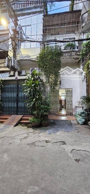 bán nhà khu vực vàng hoàn kiếm. ô tô đỗ cửa vào nhà. hai mặt ngõ.gần chợ trường trọng điểm.