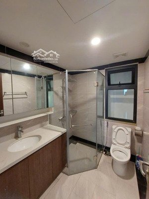 1 căn duy nhất tại ngọc thuỵ - 5 tầng xây đẹp - ngõ ô tô vào nhà - giá chỉ hơn 10 tỷ