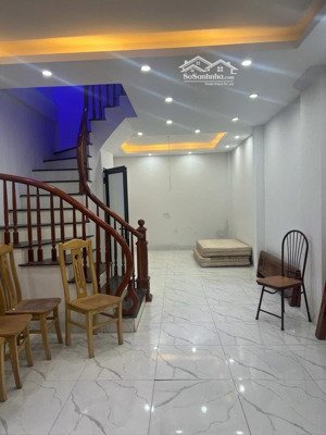 hot nhà liên mạc rẻ, vị trí đẹp, ngõ rộng ở thích