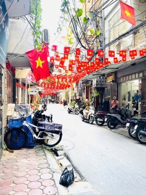 mặt phố đống đa, lô góc, vỉa hè, kd sầm uất, nhà đẹp ở ngay, 21m2, 5 tầng, giá 10 tỷ