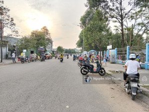 bán lô ngay cổng trường tiểu học long bình