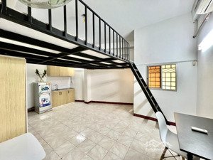 cho thuê căn hộ gác cửa sổ full nội thất, rộng 35m2, 4ng4xe, đối diện đại học bách khoa q10