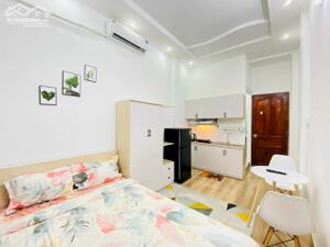 Căn Hộ Cửa Sổ Trời Máy Giặt Riêng Ngay Cầu vượt Nguyễn Tri Phương Quận 10