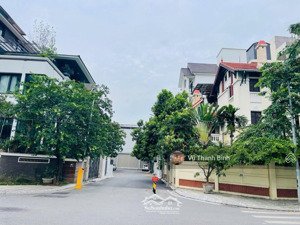 biệt thự vườn đào nhật tân tây hồ 120m 5 tầng + 1 tum + 1 hầm siêu phẩm hiếm bán nhỉnh 50 tỷ