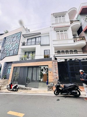 bán nhà sổ riêng đường nhựa ô tô, dt:74.4m2 ngang 5.5m gần trường đại học đà lạt, phường lâm viên