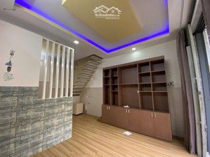 hẻm 4m nguyễn hữu tiến dt 4x13m 1 lầu