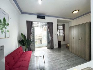 cho thuê 1 phòng ngủ riêng ban công full nội thất quận 3