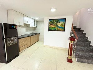 nhà gia quất 32m2 bán- mặt tiền thoáng, ngõ nông, gần ô tô- 5.1 tỷ