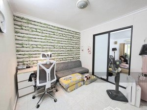 bán căn hộ tập thể nghĩa tân, cầu giấy. 50m2, 2 ngủ, tầng 2, giá 3,45 tỷ. có sổ đỏ riêng