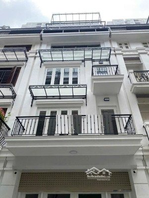 cho thuê nhà ngõ 23 đỗ quang - trung hòa - cầu giấy 70m x 5 tầng có 9 phòng sd ô tô đỗ cửa giá 30tr