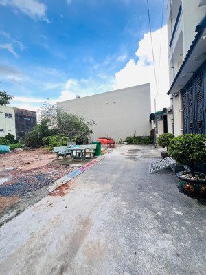 cần bán lô đất vuông vứt đẹp hẻm 226 đường số 8 linh xuân - gần làng đại học - chỉ 4.39 tỷ/ 79m2