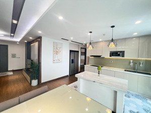 chính chủ bán căn 3 ngủ 120m2 tại trung hòa nhân chính tòa 17t8, ntcb, ban công đông nam, sổ đỏ