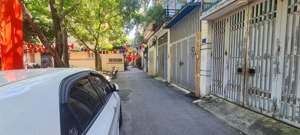 bán căn nhà view vườn hoa. - diện tích diện tích 45m2 nhà 3 tầng. p. bà triệu