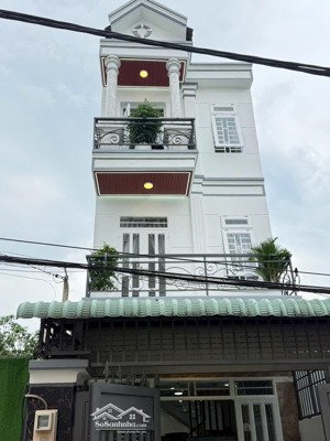 siêu phẩm nhà 1 trệt 2 lầu tặng nội thất hẻm 7m