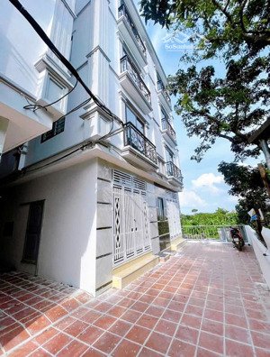 nhà 4 tầng 35m2, 3 mặt thoáng-ở phụng châu-chương mỹ gần đại học sư phạm tdtt giá 3.2 tỷ