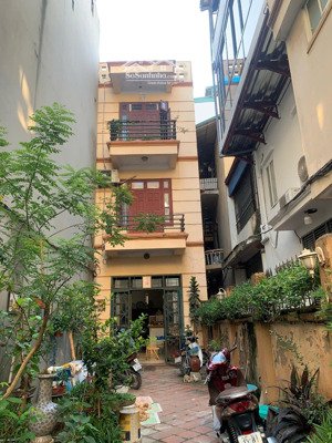 cần bán nhà 2 mặt thoáng tại đường bưởi, vĩnh phúc, ba đình, dt 140m2, 3t, 6pn, sđcc.lh 