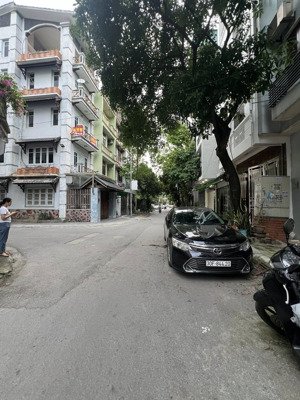 văn quán hà đông 80m² 5 tầng căn góc 2 mặt đường vỉa hè rộng