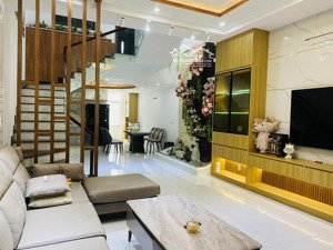 chính chủ bán nhà cực đẹp đường bùi trang chước 4 phòng ngủ,4 wc . nội thất sang trọng. giá tốt