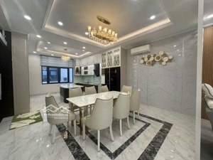 5 phòng ngủ đây đủ nội thất / nhà phố vinhomes grand park cho thuê