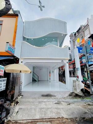 Bán nhà căn góc 2 mặt tiền 213 Nguyễn Thiện Thuật Phường 1 Quận 3 DT 5,1x8m nở hậu 9m trệt 1 lầu giá 22,9 tỷ