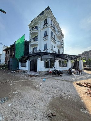 cho thuê nhà ngõ 521 cổ nhuế, bắc từ liêm. dt 170m2, 5 tầng, lô góc, thang máy, giá chỉ 35tr