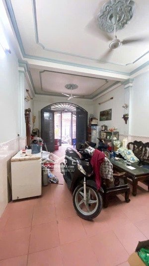 nhỉnh 10tỷ tl
đường âu cơ p.10 tân bình ôtô ngủ trong nhà dt khủng nhà 3 tầng +st, 6pn,4wc kết n