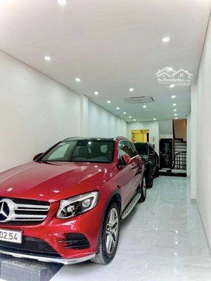 mặt phố giáp bát 51m² x 6 tầng thang máy gara 2 ô tô ba thoáng.
