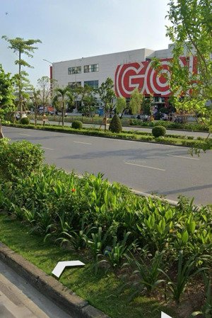 chuyển nhượng tòa nhà lê hồng phong vị trí đắc địa. dt: 425m2. lh: đạt 