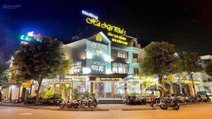 cho thuê nhà mặt phố vũ phạm hàm, mt 20m, dt 135m2x 5,5 tầng, giá siêu ưu đãi