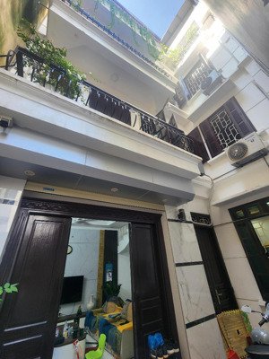 chính chủ ko qua môi giới. bán nhà dân xây chắc chắn 5 tầng, dt 30m giá 5,5 tỷ