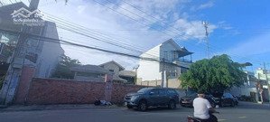 * cho thuê đất đặng tất _ tp nha trang ( gần biển hòn chồng ) * giá thuê : 100tr/ tháng