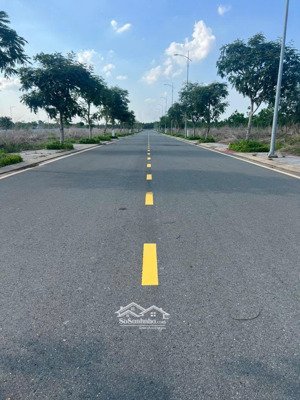 lô đất nằm ngay kdc cách sân bay long thành chỉ 7p - sổ sẵn - chỉ 12tr/m2- 120m2